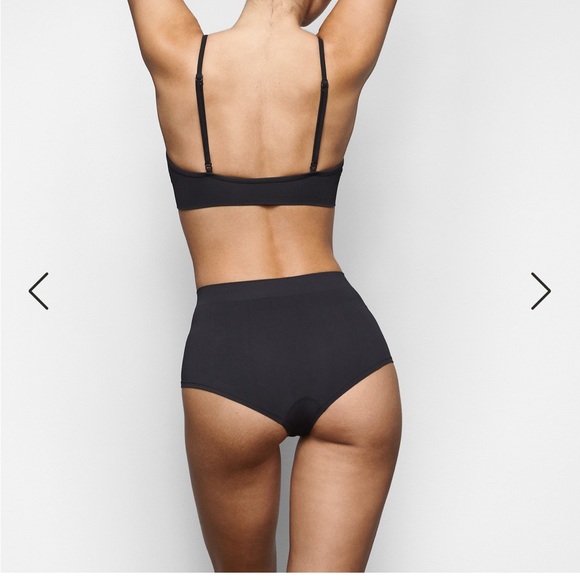 NWT SKIMS SOFT SMOOTHING SEAMLESS BRALETTE
ONYX / S - Picture 5 of 7